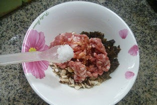 如何简单快速制作春卷