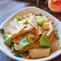 家常菜尖椒干豆腐