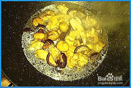 如何制作家常的冬菇板栗鸡?