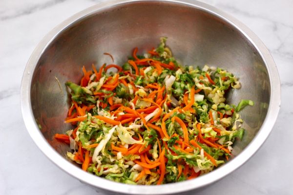 包菜虾皮菜团子