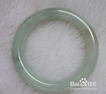 好的翡翠手镯要满足哪些条件