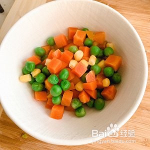 食补佳品茭白青椒炒鸡胸肉的做法