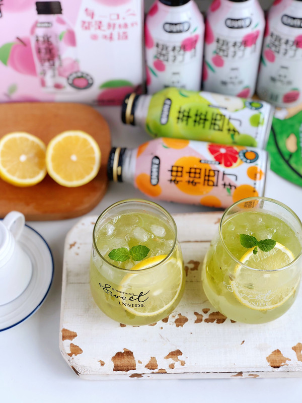 青提蜜桃气泡水