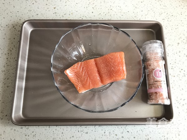 迷迭香烤三文鱼