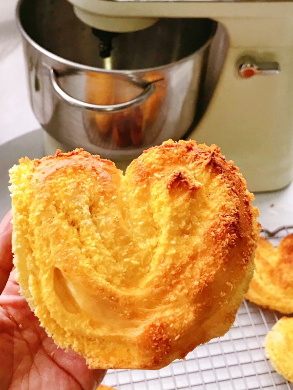 锁死这个配方爱心椰蓉面包