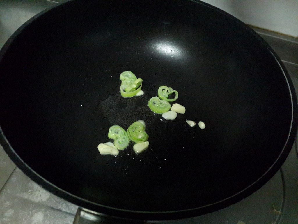 超美味的素炒油菜，每一口都是满满的幸福！