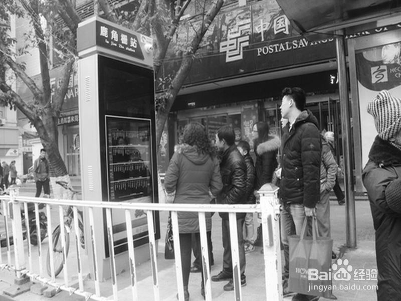 如何看懂公交车站台