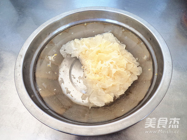 紫薯红枣银耳羹