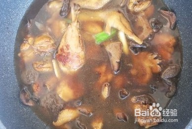 如何做小鸡炖蘑菇?
