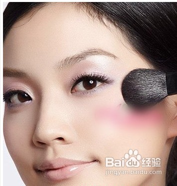 蕾丝彩妆打造步骤