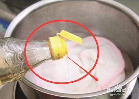 如何快速干净的清洗浸有奶渍的方巾