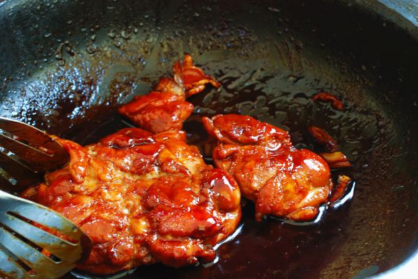 滋味十足照烧鸡腿饭