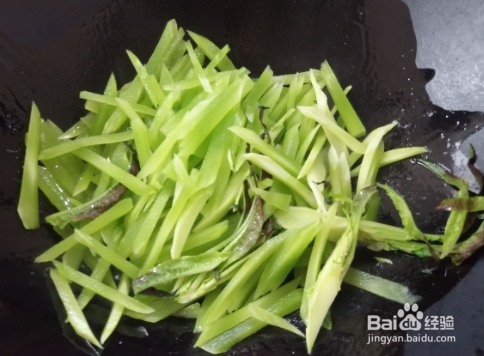 莴苣炒韭菜的做法