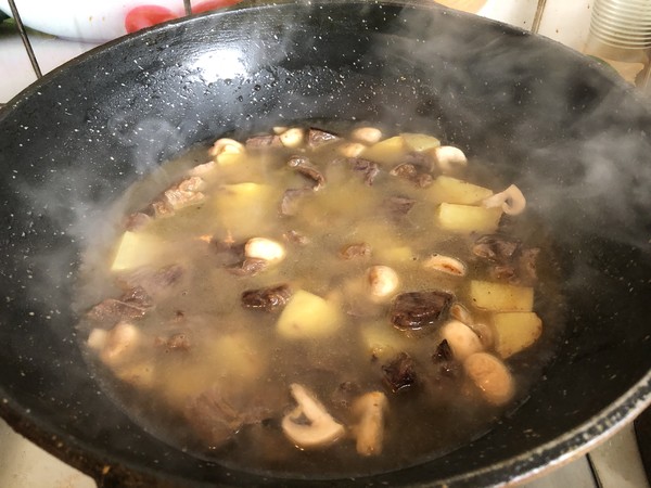 咖喱土豆炖牛肉