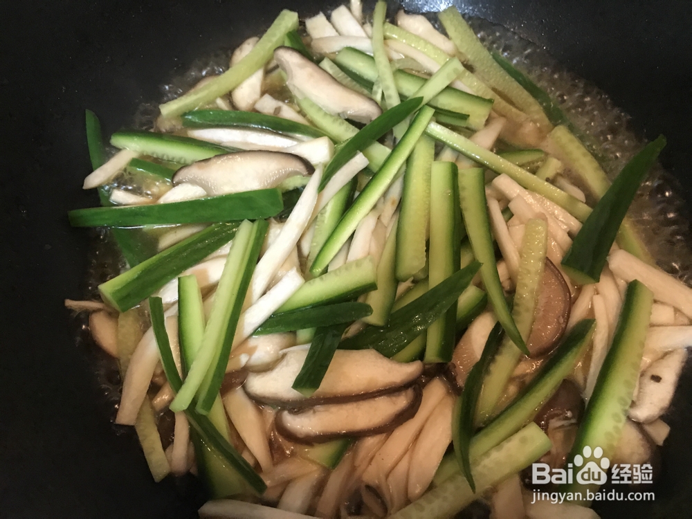 简单无压力的杏鲍菇青瓜炒鸡胸肉