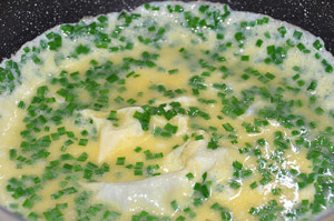 鸡蛋饼的做法—韭菜蛋饼