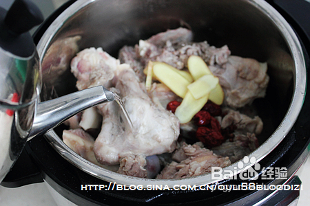 “鸡肋”照样吃出美味－－羊骨粉丝汤