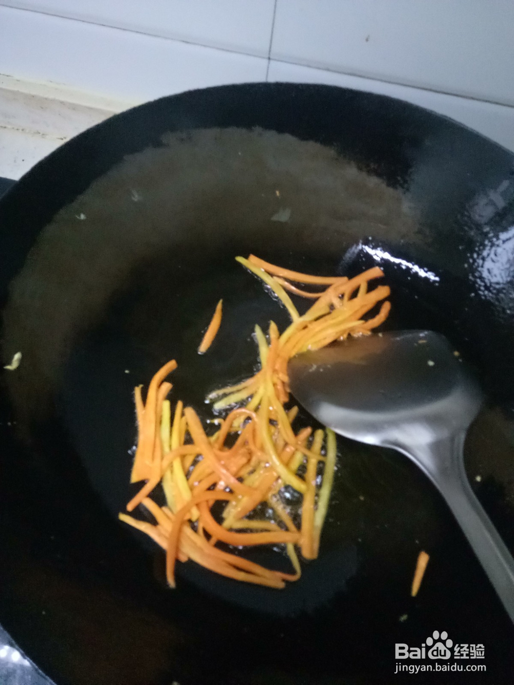 青椒包菜胡萝卜鸡蛋炒饭
