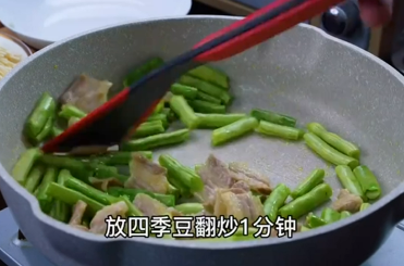 如何自制美味豆角焖面