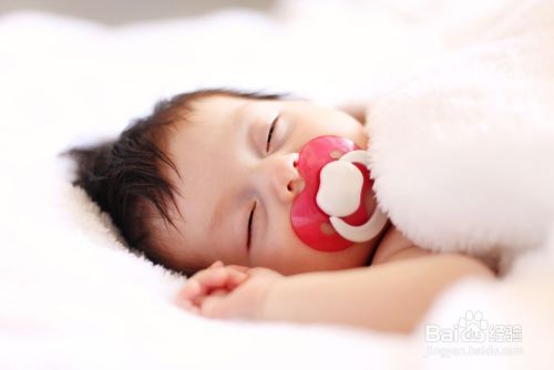 什么时候开始给宝宝用枕头、该怎么选枕头？