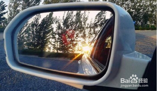 坐上汽车驾驶的位置我们需要注意什么？