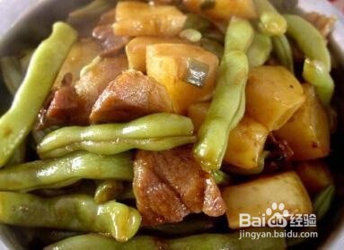 <b>东北干豆角土豆炖肉的做法</b>