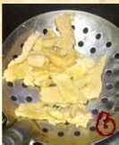 生津润燥的杏仁苹果煲瘦肉