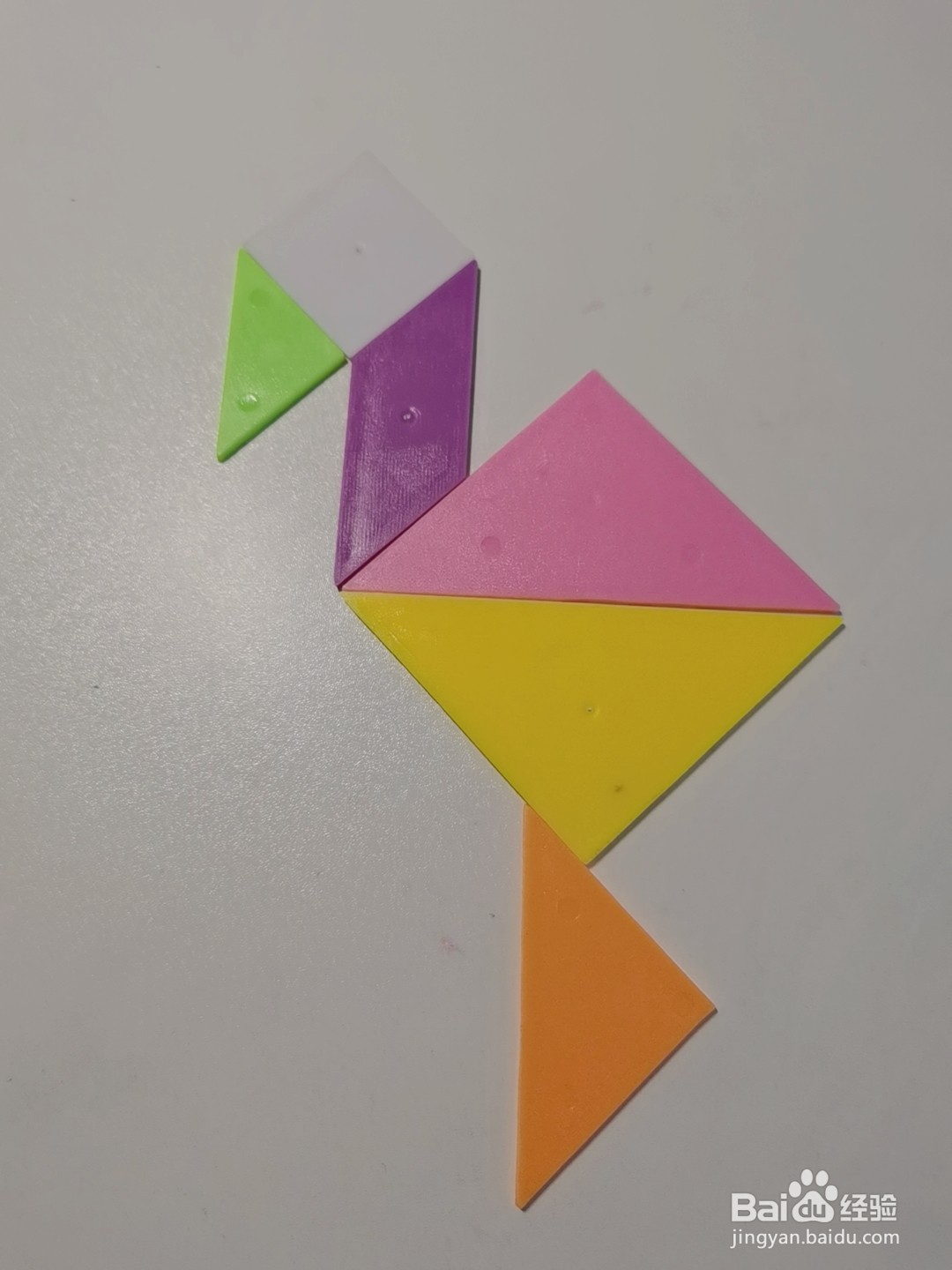 如何用七巧板拼一只优美的黑鹳