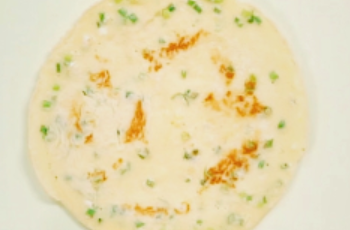 美味的葱花鸡蛋饼