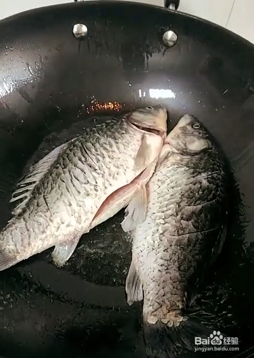鲫鱼豆腐汤的做法