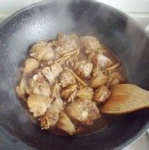大冷天炖一锅台式的滋补暖身菜------姜母鸭