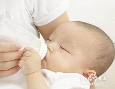 给宝宝喂水的科学方法