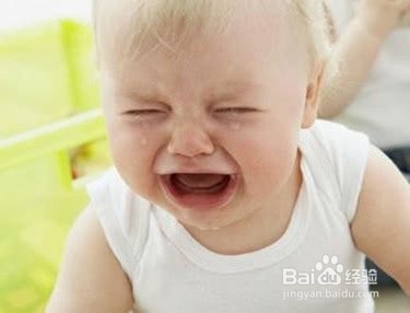 如何防止孩子呛奶?