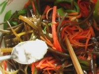 怎么做凉拌海带丝--夏季凉拌菜凉拌海带丝的做法