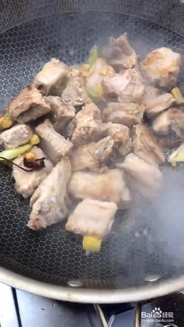 如何在家自制排骨烧豆角