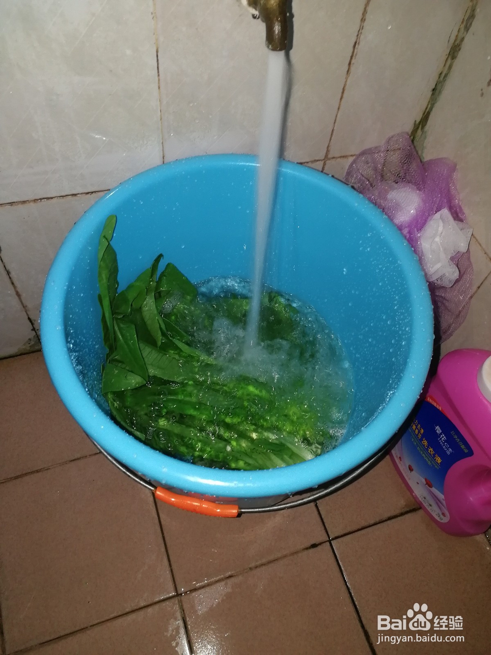 如何用电饭锅炒油麦?