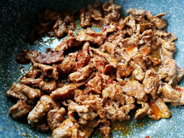 洋葱红椒炒牛肉