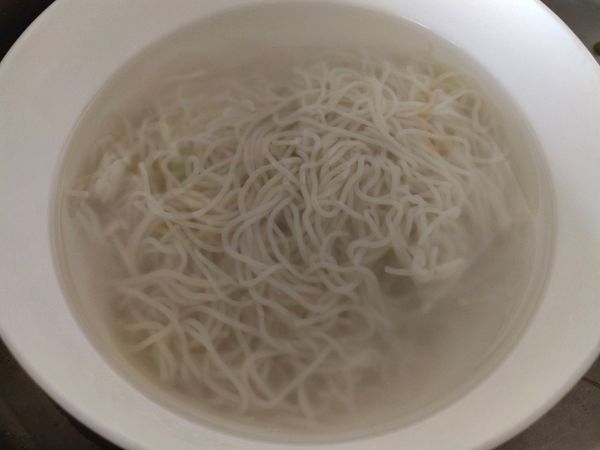 香辣酱海鲜拌冷面