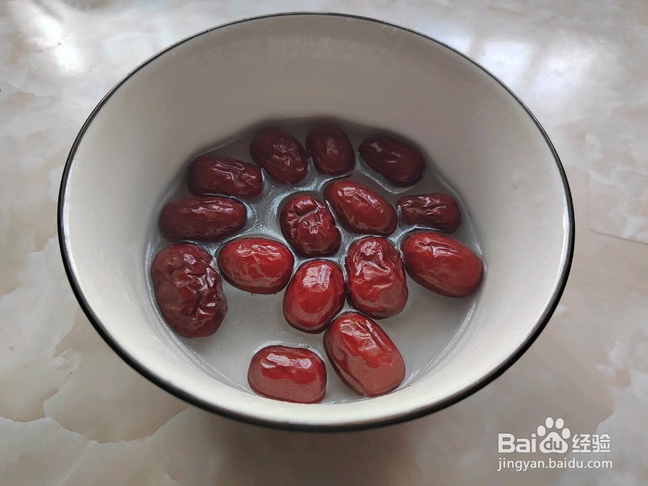 冰糖银耳雪梨汤的做法