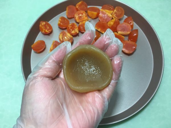 莲蓉咸蛋黄月饼