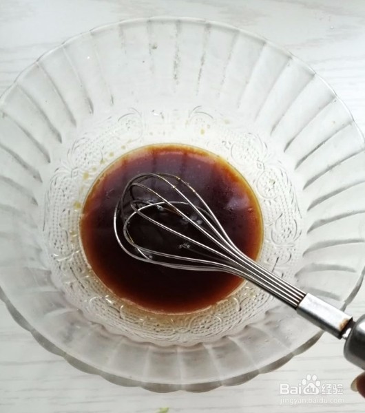 如何做一道凉拌西葫芦。