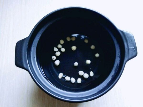 冰糖红枣银耳雪梨汤