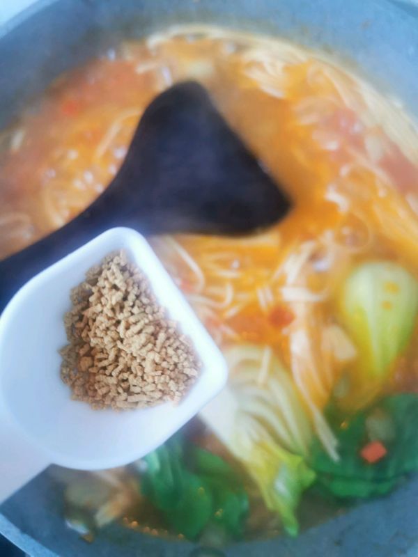 爱吃番茄的小伙伴不能错过的番茄肥牛煎蛋面