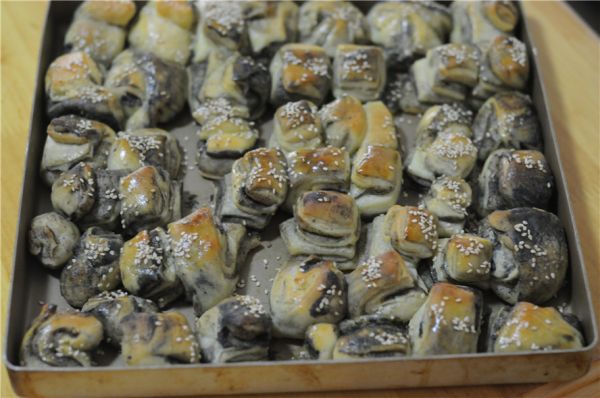 黑芝麻千层小面包粒