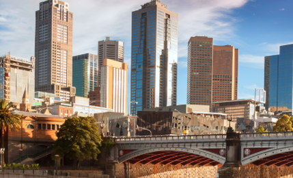 关于有了家国情怀就无英雄情结的作文