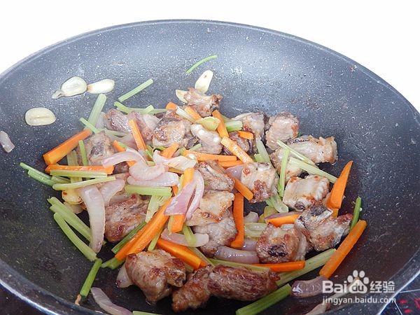 如何做出好吃的干锅排骨