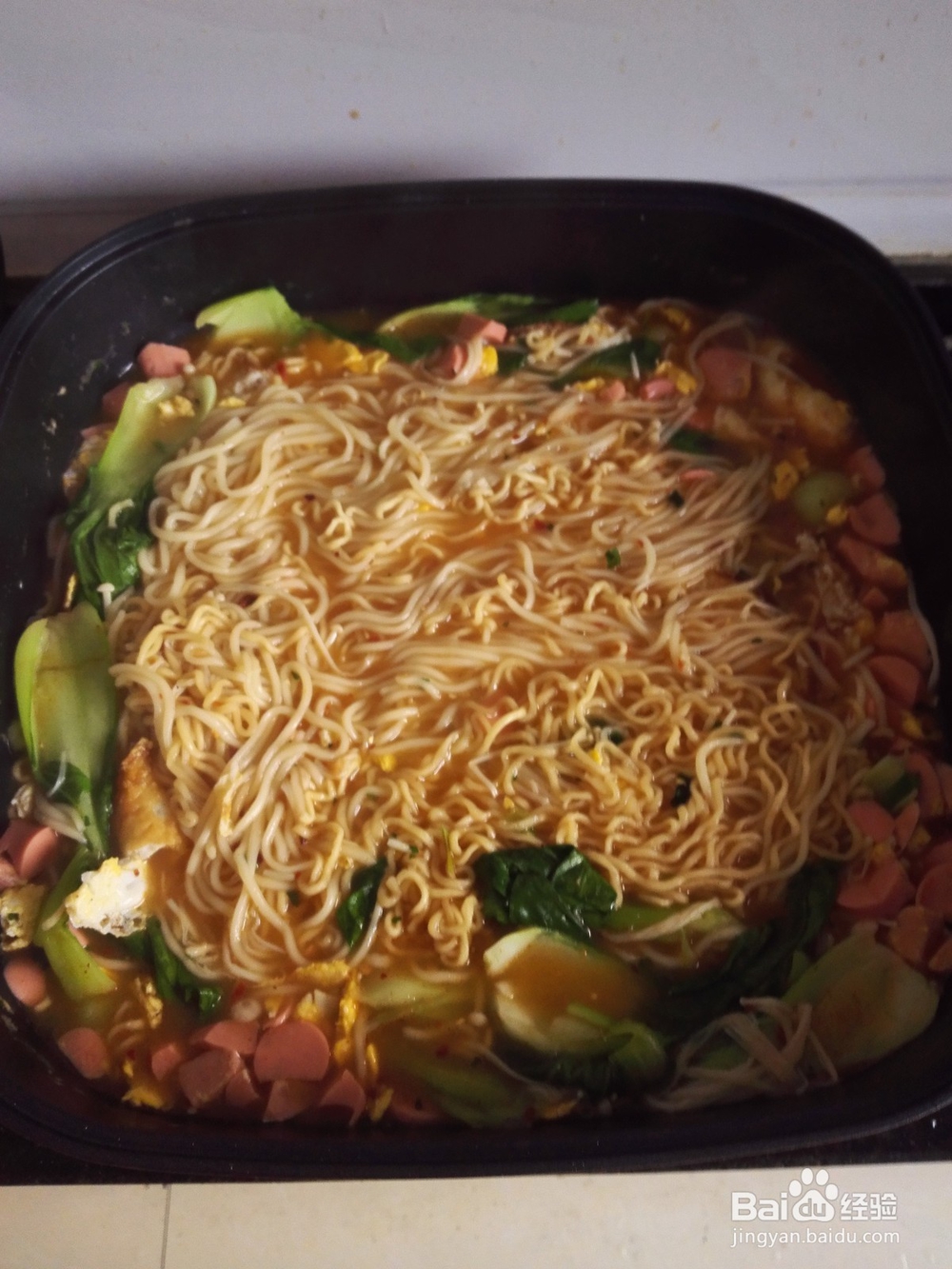 如何弄一顿鸡蛋火腿肠金针菇青菜面三