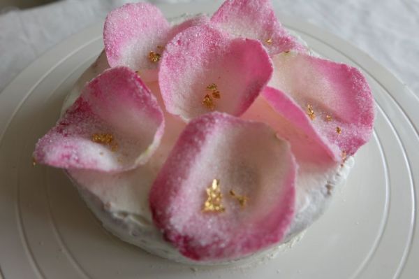 糖霜玫瑰奶油蛋糕