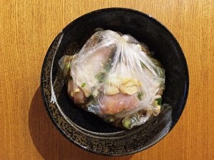 鲜香诱人的葱油鸡腿