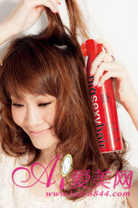 扁塌头发大拯救发型DIY变出时尚蓬松感